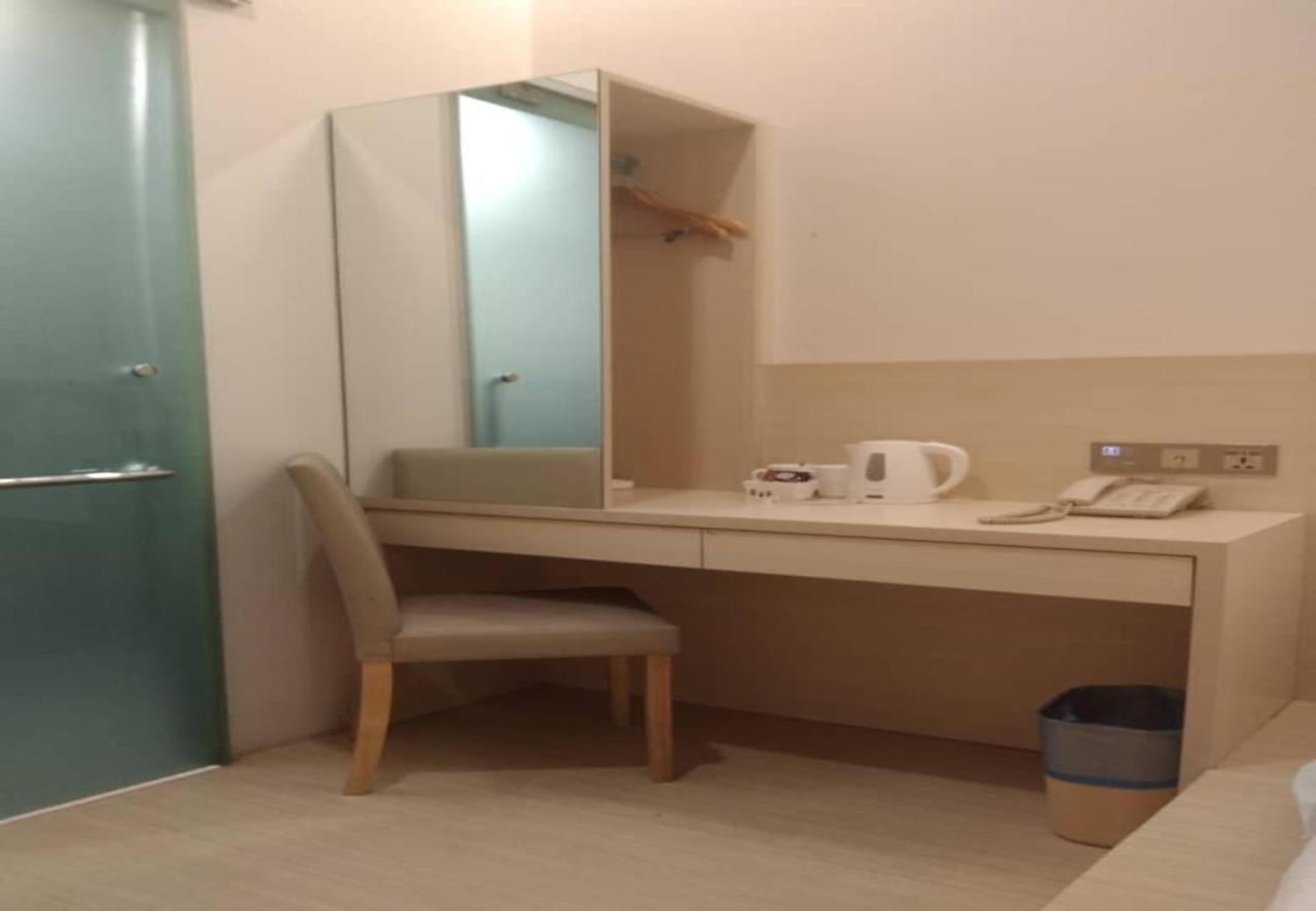 Minimalist Hotel Johor Bahru Exterior foto